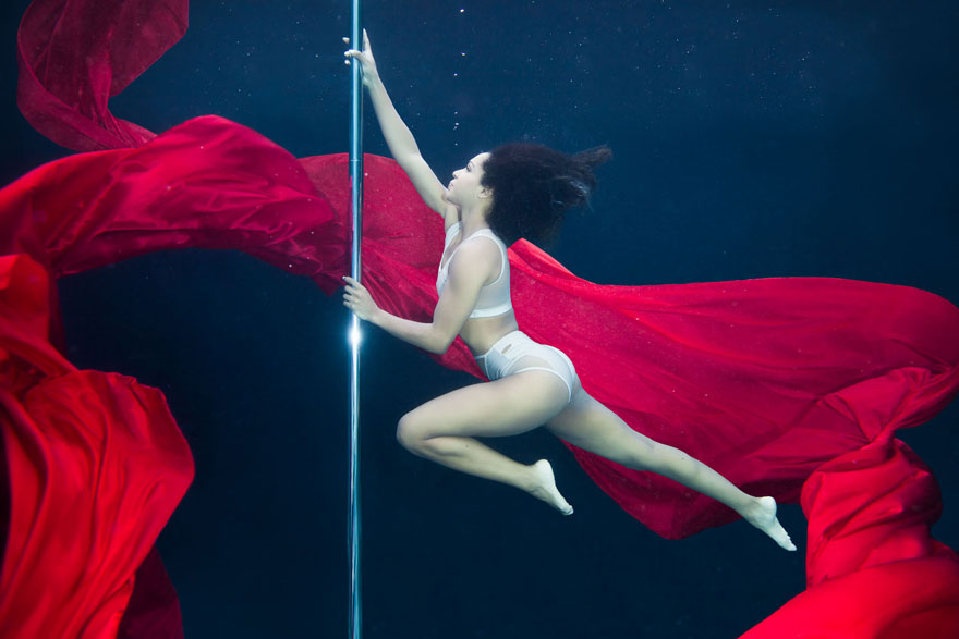 underwater pole dancing Brett Stanley photography boomkats polewear6